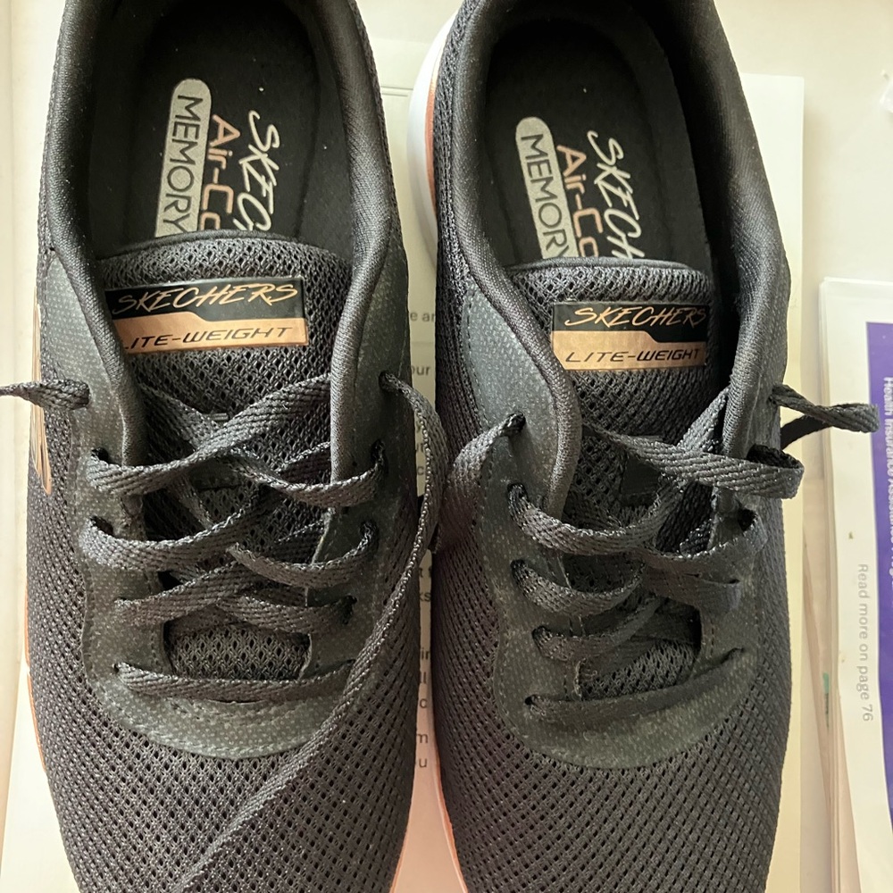 Skechers Black Women's Shoes - Picture 5 of 5